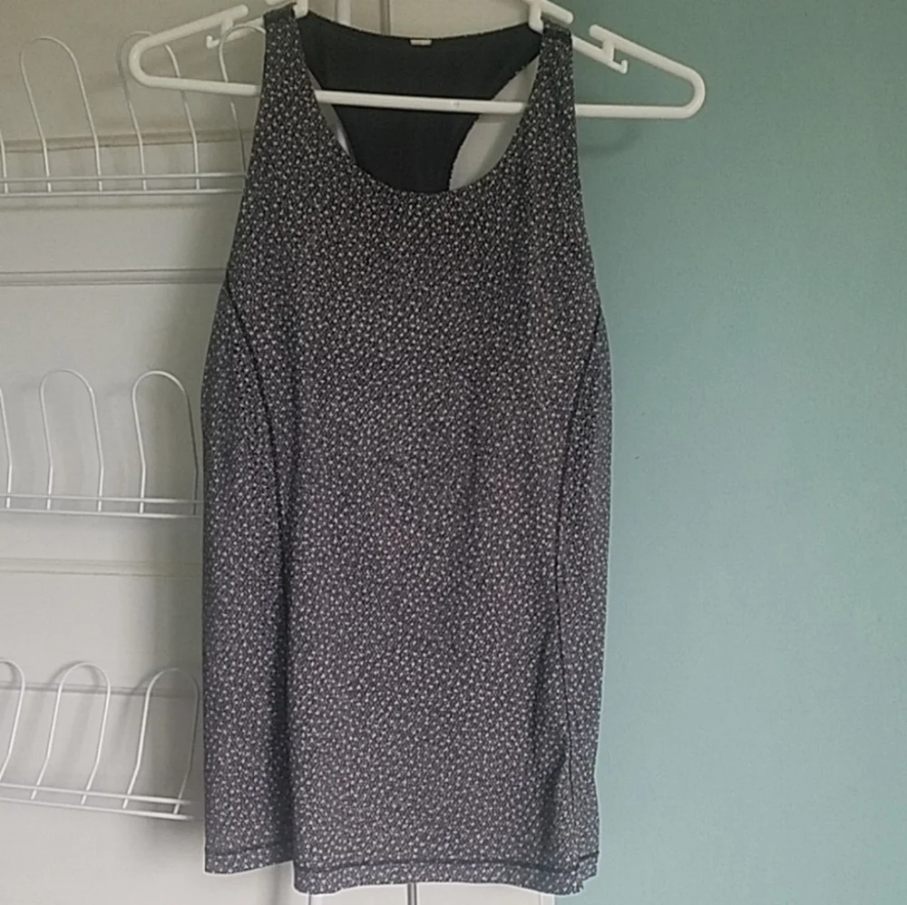 Lululemon Athletica Tank Top with Built in Bra, No Sleeve Shirt Racerback
